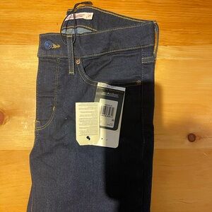 Levi’s 314 Shaping Jeans